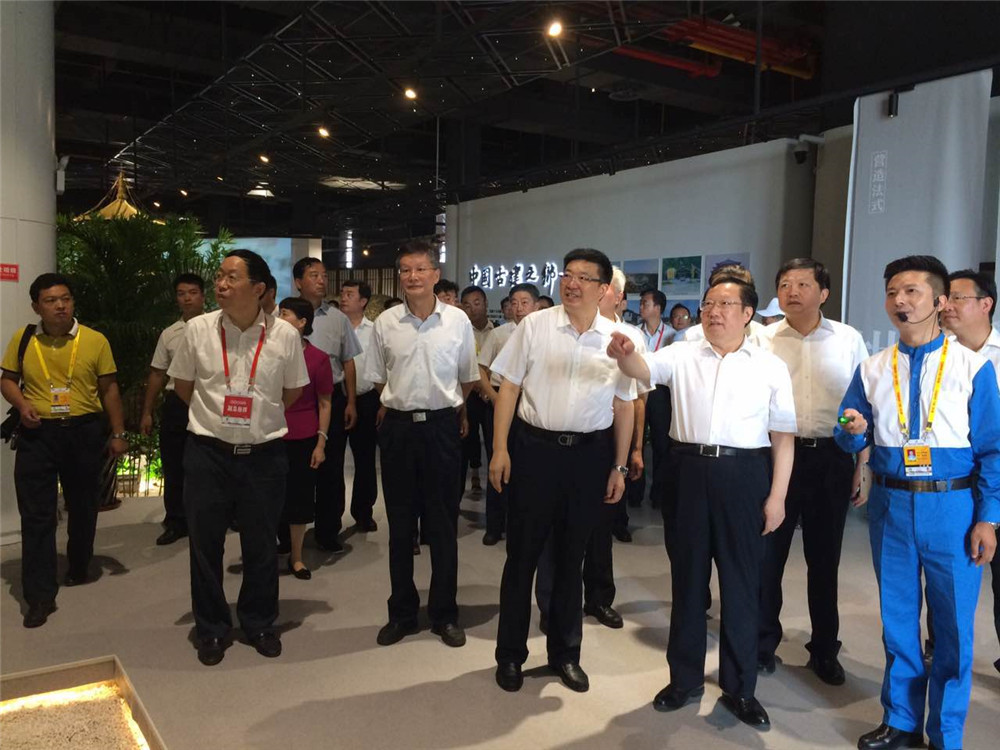 湖北省代市長(zhǎng)王曉東，黃石市書記周先旺，副市長(zhǎng)杜水生，參觀考察...